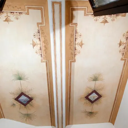 Palazzo Di Valli Сієна