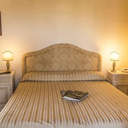 Palazzo Di Valli Siena