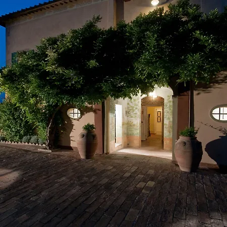 Palazzo Di Valli Сиена