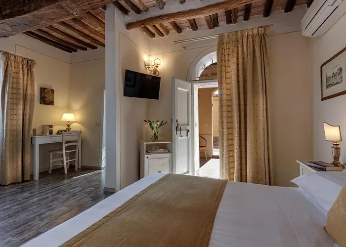 Palazzo Di Valli 3* Siena