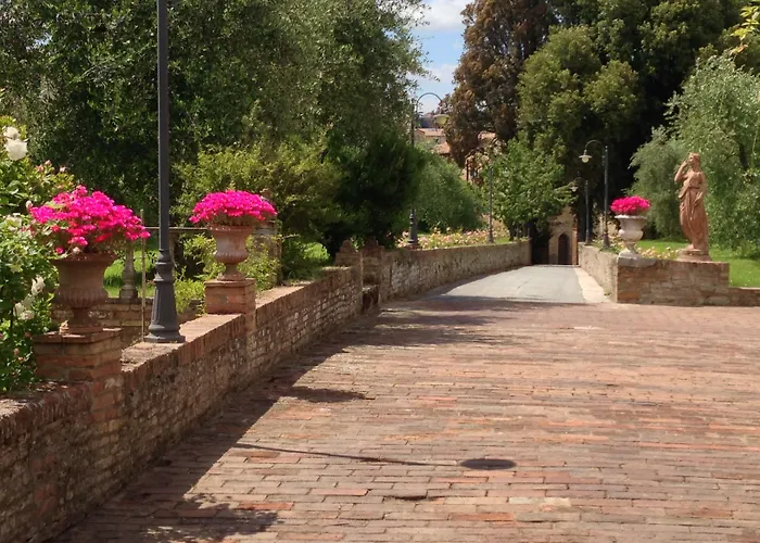 Palazzo Di Valli 3* Siena