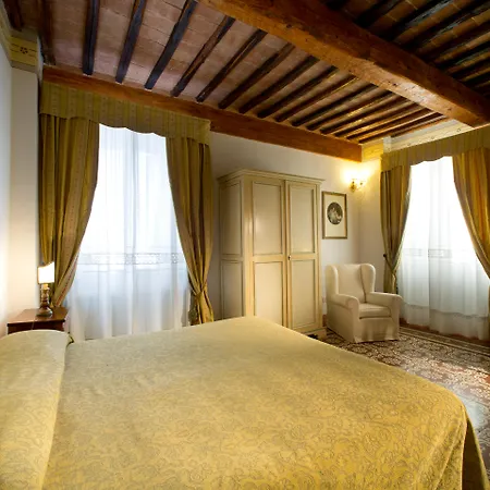 Otel Palazzo Di Valli 3*