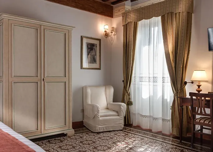Palazzo Di Valli Szálloda 3*